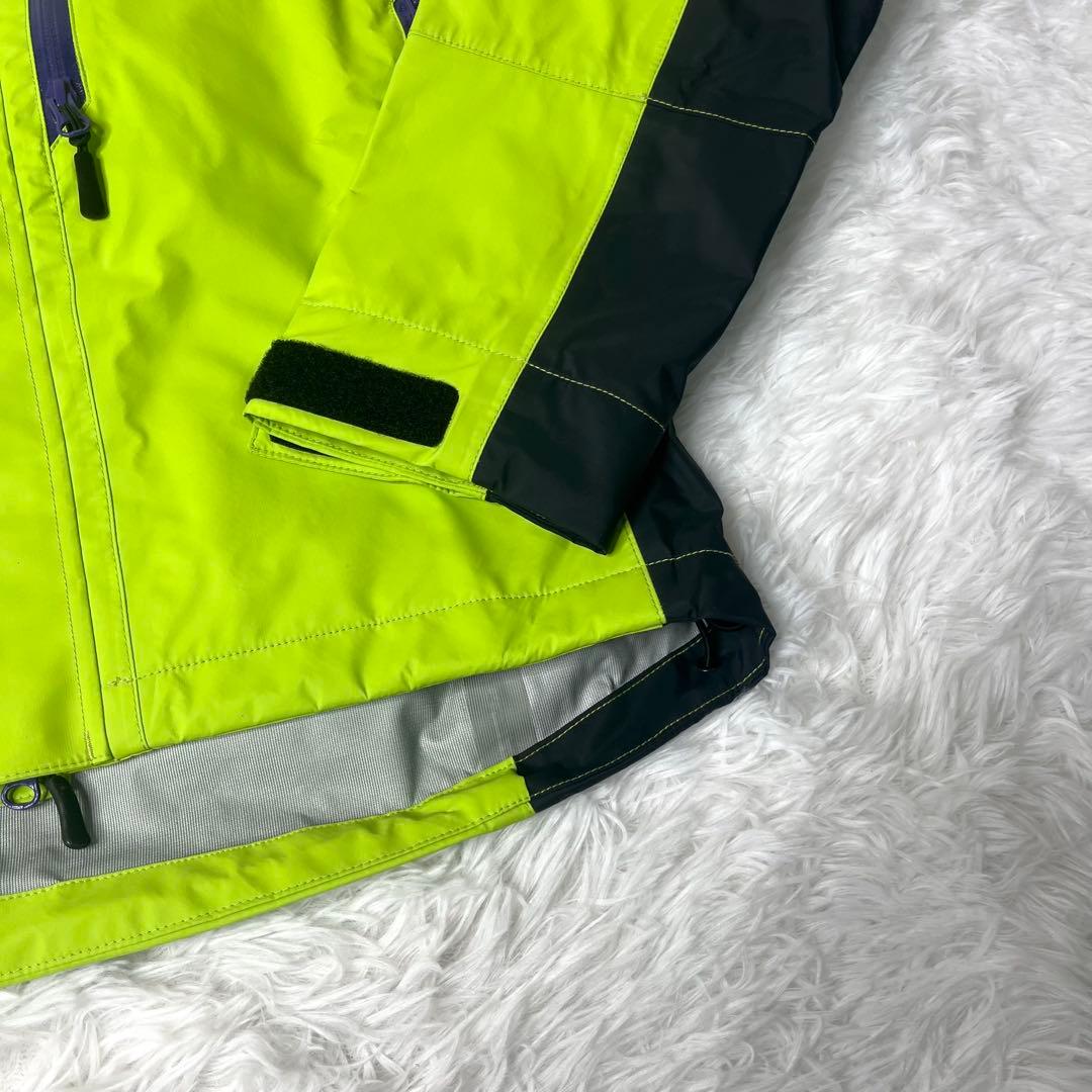 【極美品】 未使用級 メガバス 335068 アクション レインウェア Sサイズ