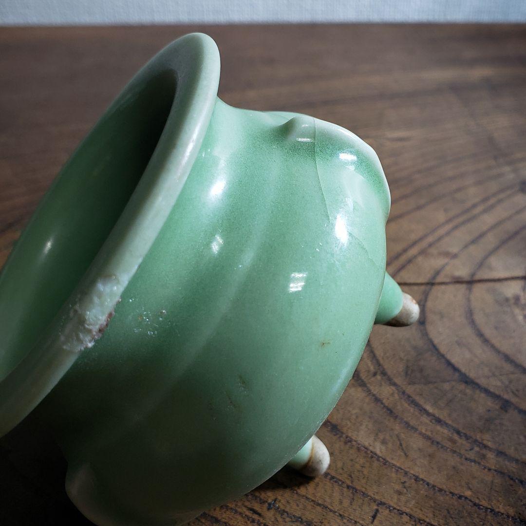 中国 唐物 青磁 三足 袴腰 香炉 訳あり ニュウ 銘なし