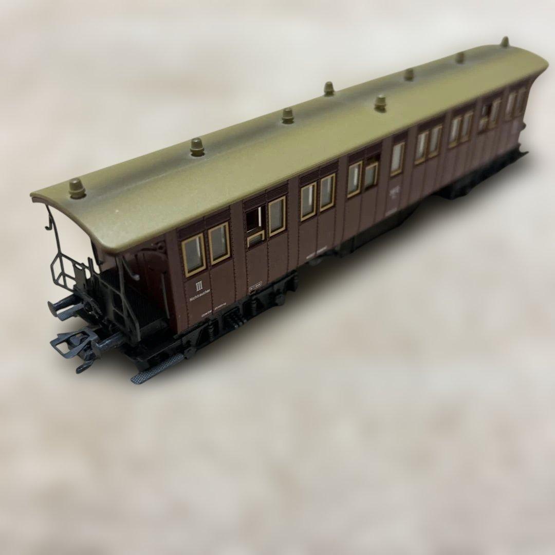 HOゲージ 客車 茶色と緑