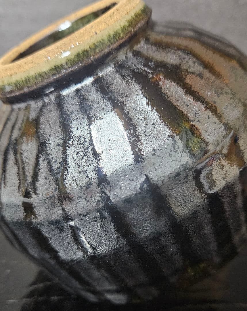 【茶人未使用品！放出品❗】益子焼　関澤武　鉄釉　刷毛打文様　抹茶茶碗　共箱