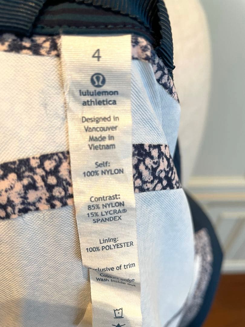 ☆最安値SALE 美品 完売品ルルレモン アウター