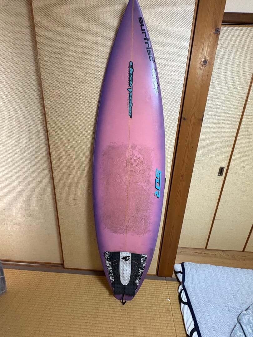 クリアーウォーターショートボード５.11幅47センチ厚み５.6ぐらいです