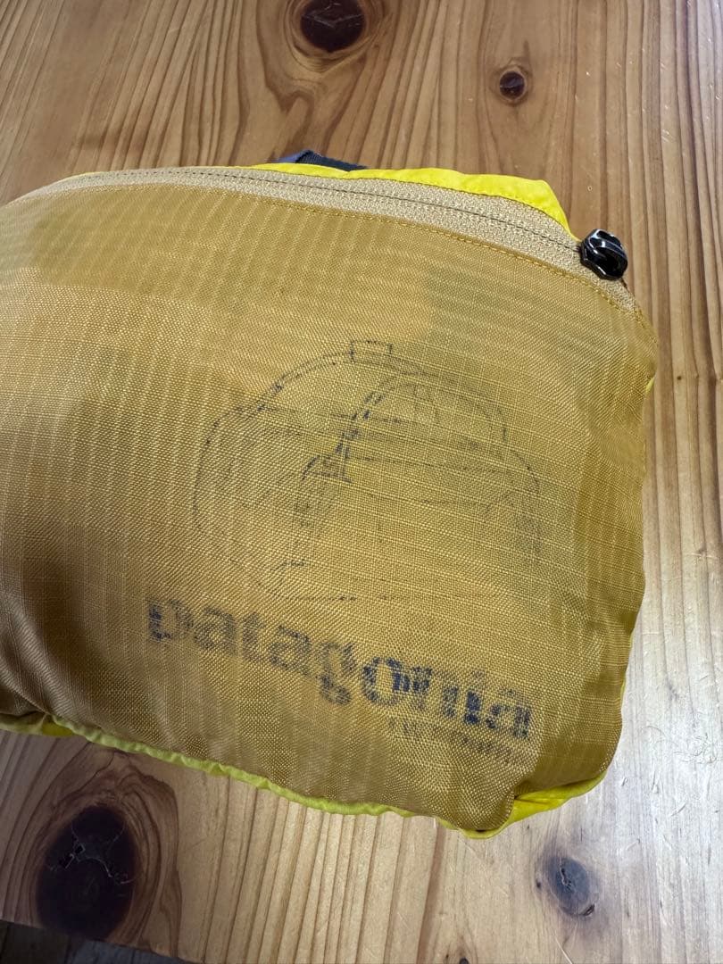 Patagonia (パタゴニア) ライトウェイトトラベルダッフル イエロー