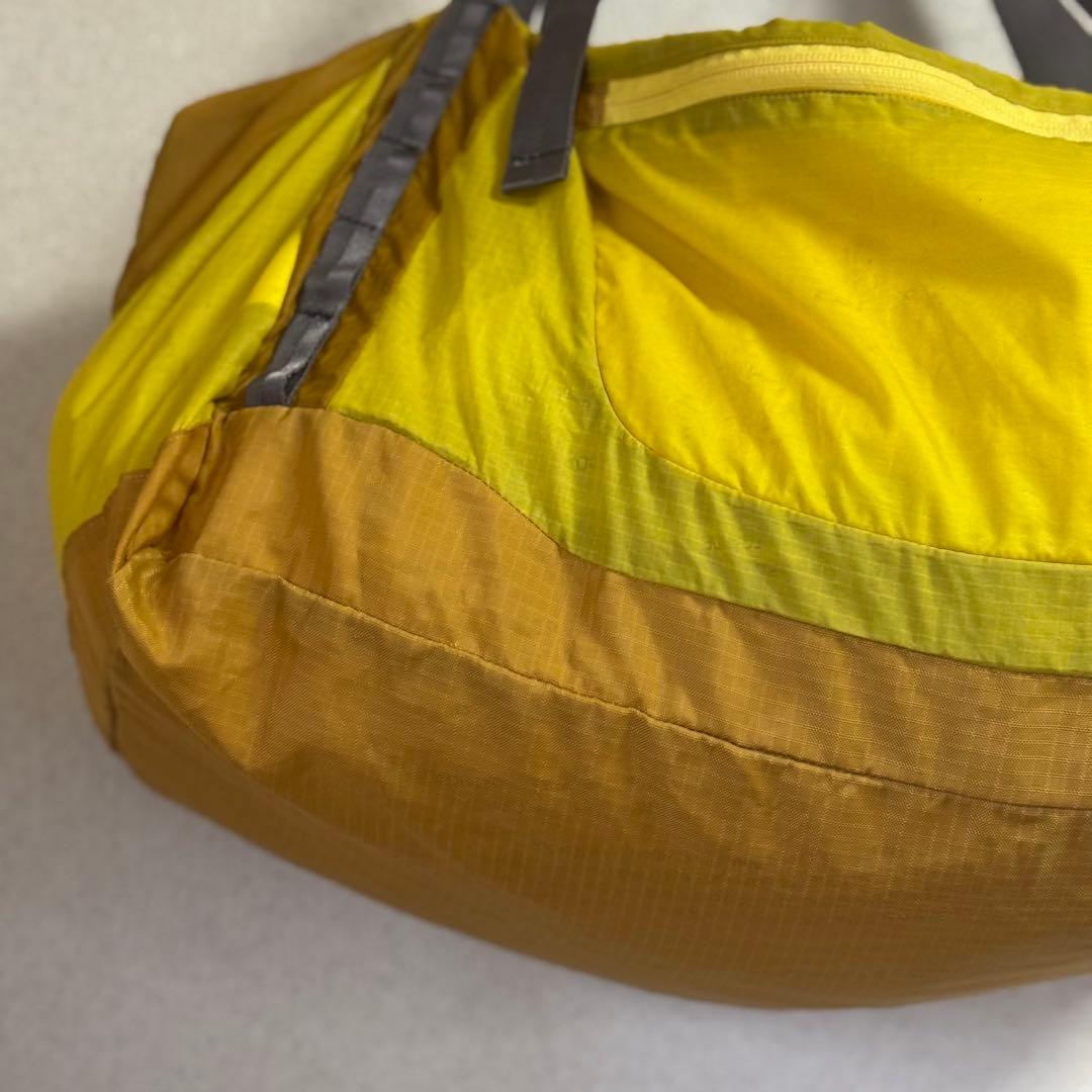 Patagonia (パタゴニア) ライトウェイトトラベルダッフル イエロー