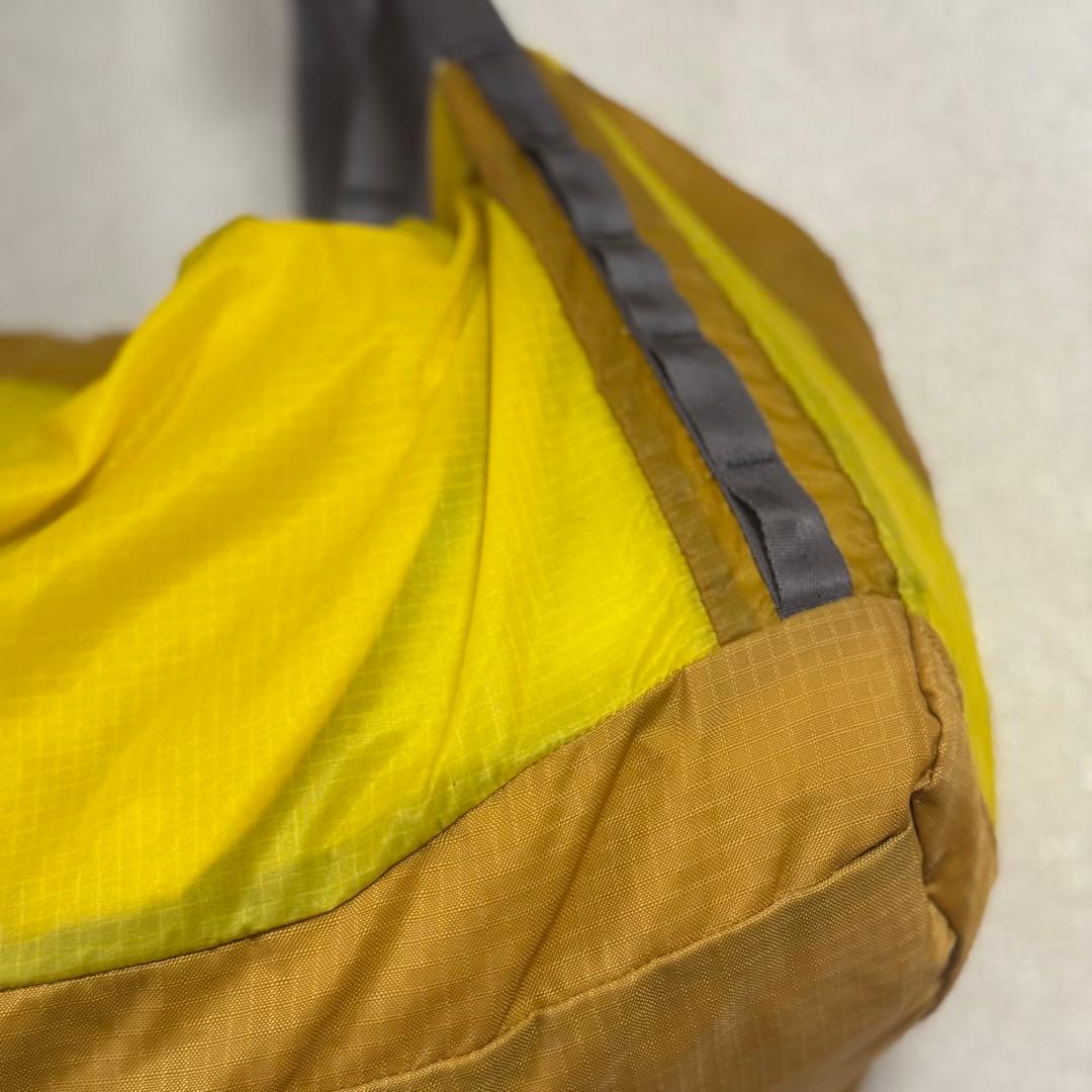 Patagonia (パタゴニア) ライトウェイトトラベルダッフル イエロー