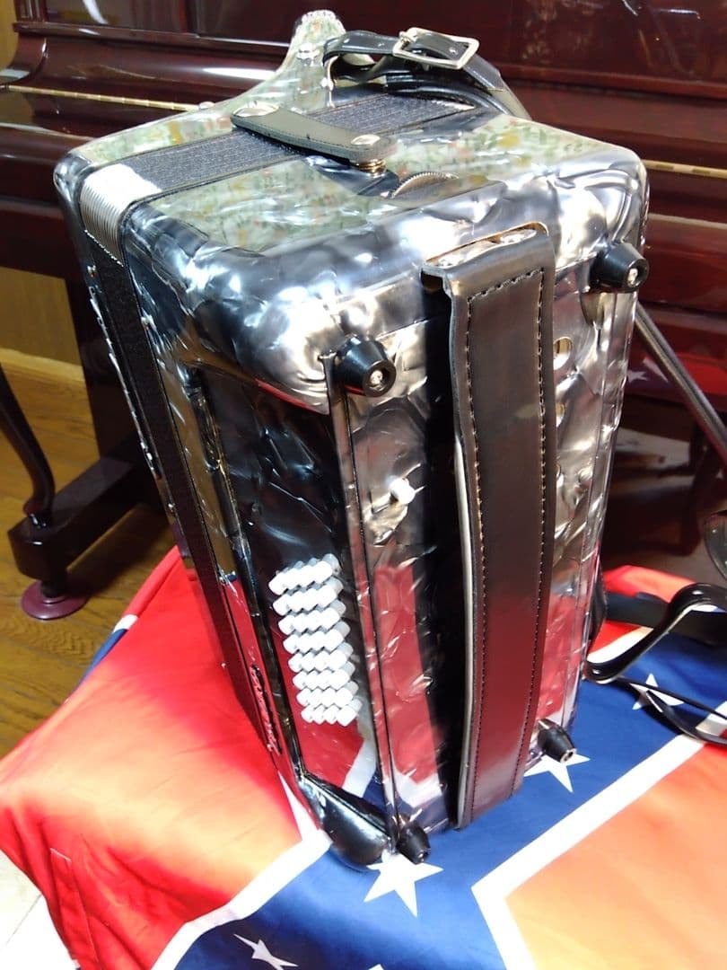 【美品即演奏可】TOMBOアコーディオンGrandaile GT32 簡易調律済