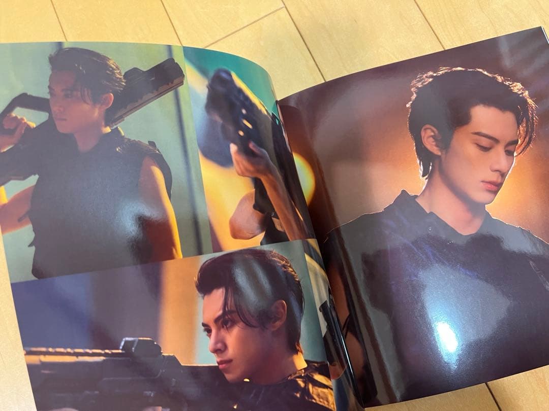 蒼蘭訣 王鶴棣　110枚写真入り個人写真集ワンホーディー写真集34p2023-2