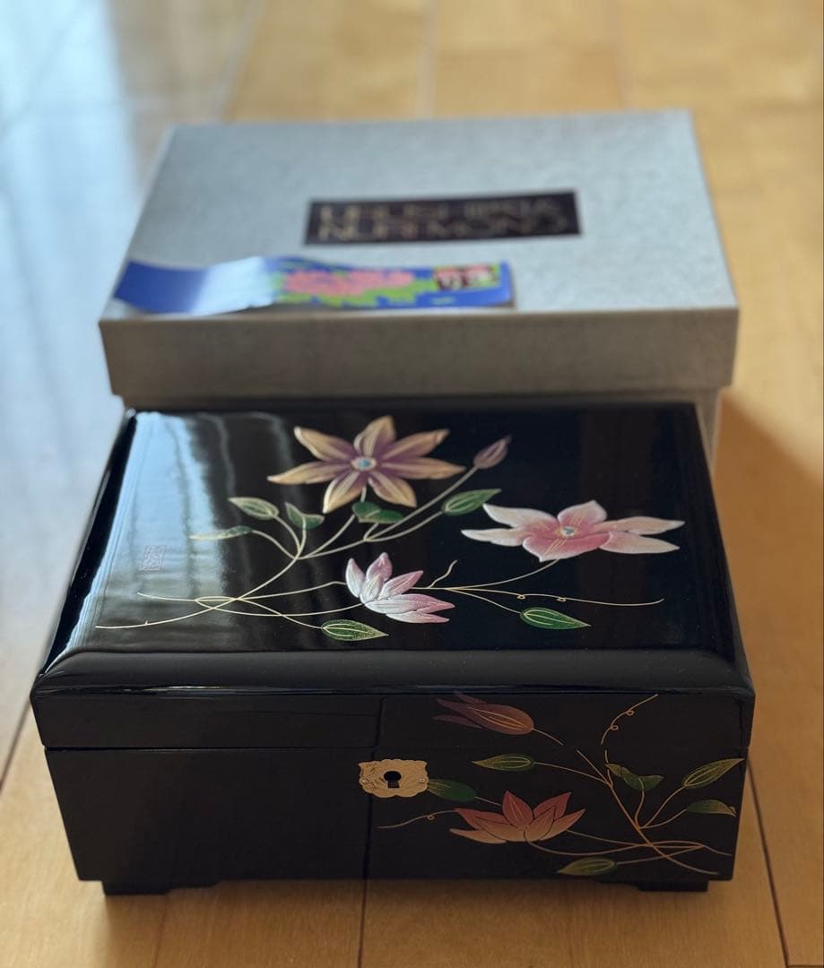 会津塗り　オルゴール付き二段式宝石箱