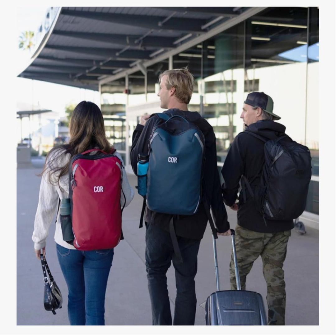 【防水】COR Surf トラベルバックパック 28L 赤 機内持込 PC収納