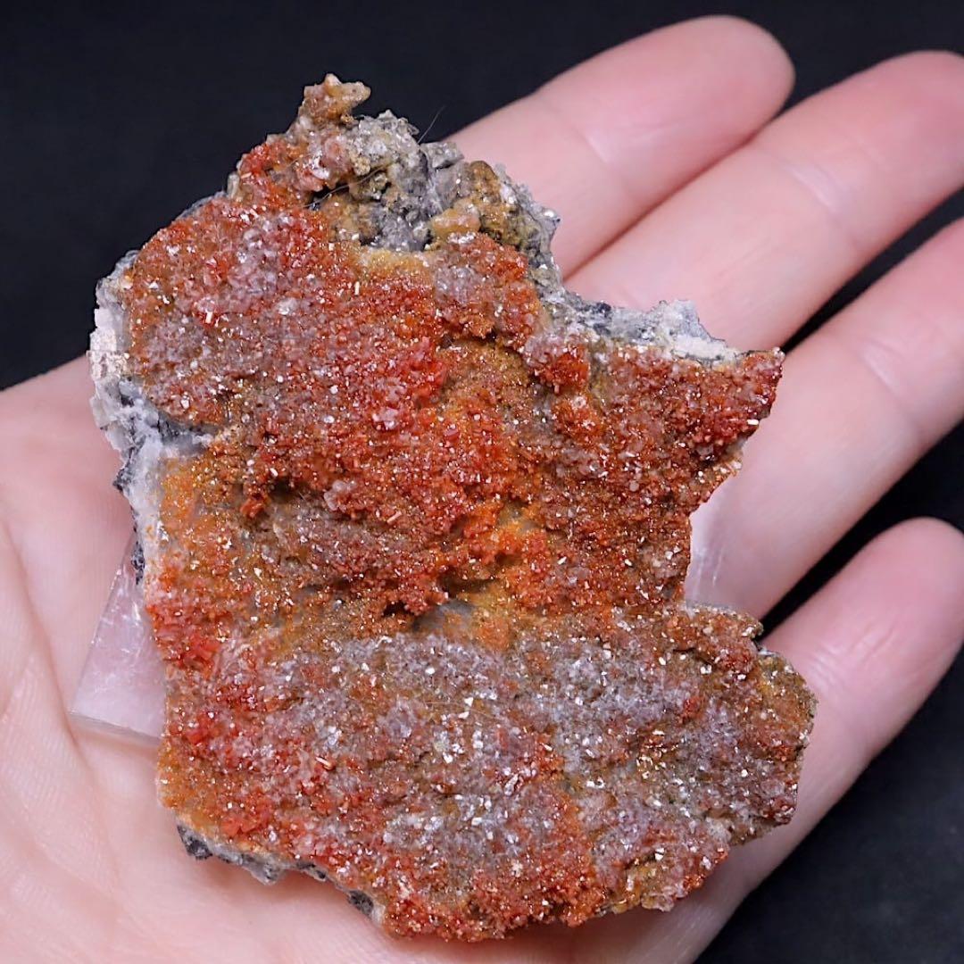 アリゾナ産 褐鉛鉱 バナジン鉛鉱 バナジナイト 33,3g VND082鉱物原石