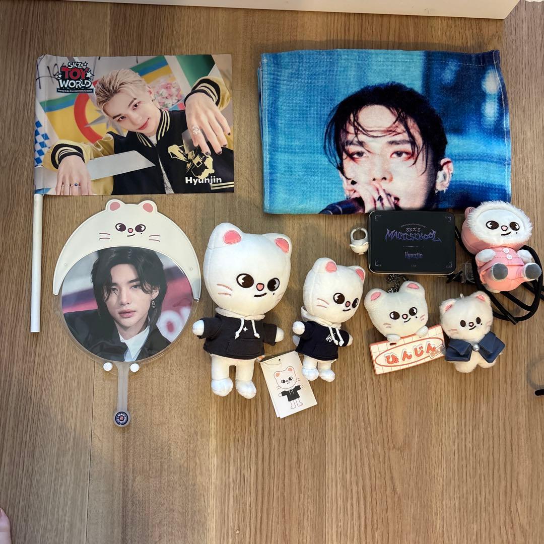 Hyunjin stray kids グッズセット　スキズ　ジニレットskzoo
