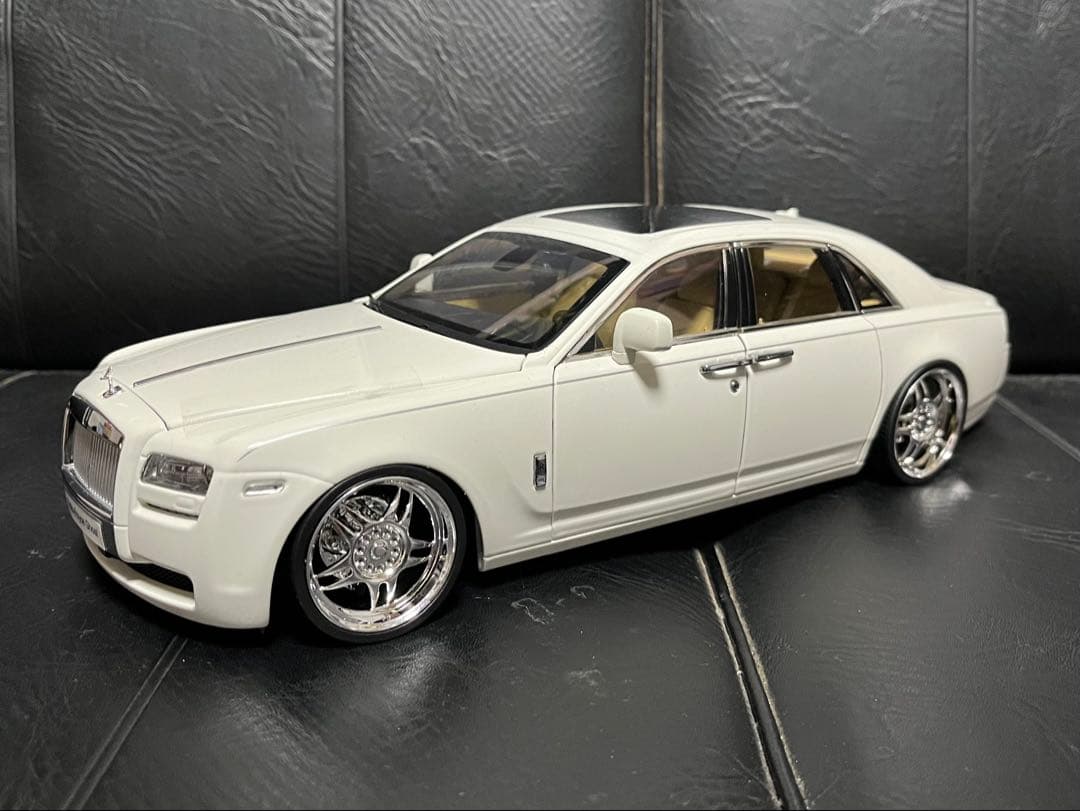 ロールスロイス　ゴースト　1/18
