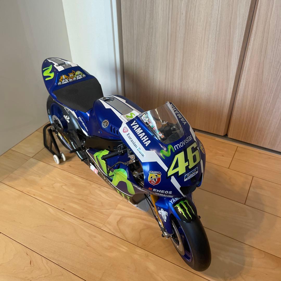 Yamaha YZR-M1 モデル 1/12 スケール