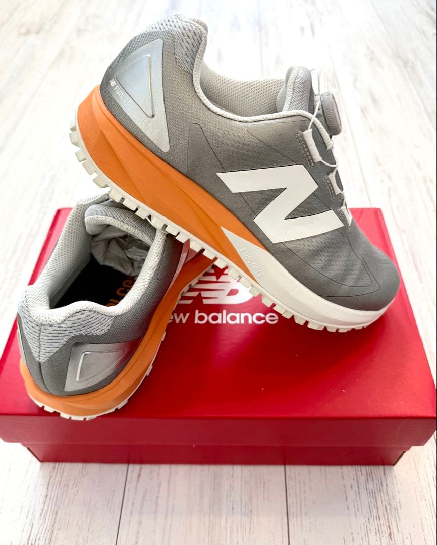 New Balance ゴルフシューズ シルバー/オレンジ
