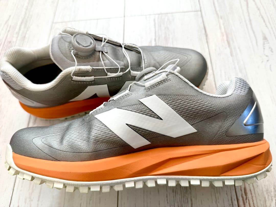 New Balance ゴルフシューズ シルバー/オレンジ