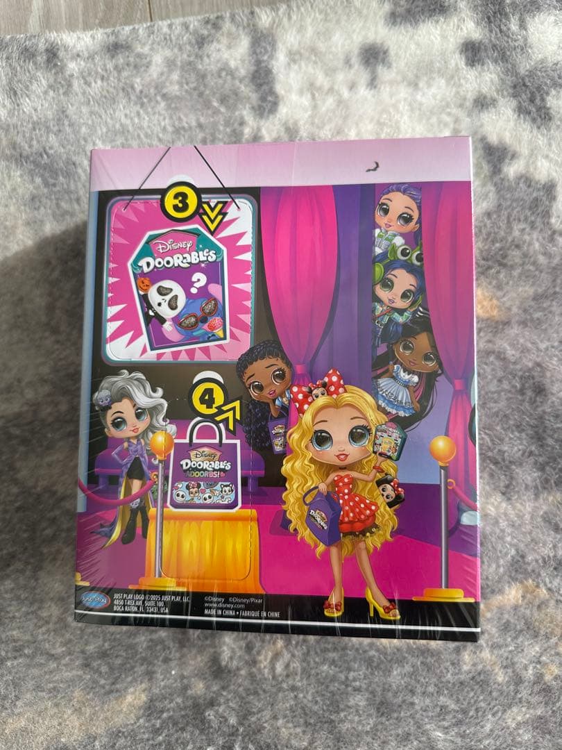 ドアラブルズ ADOORBS! サプライズ スーパーファン ドール　ディズニー