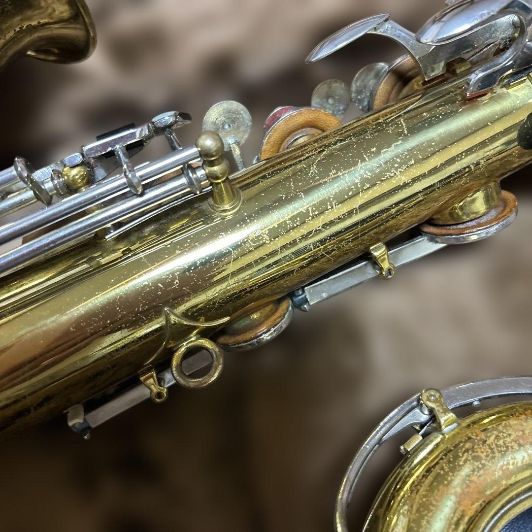 ベルグラーセンのテナー・サックスとケース