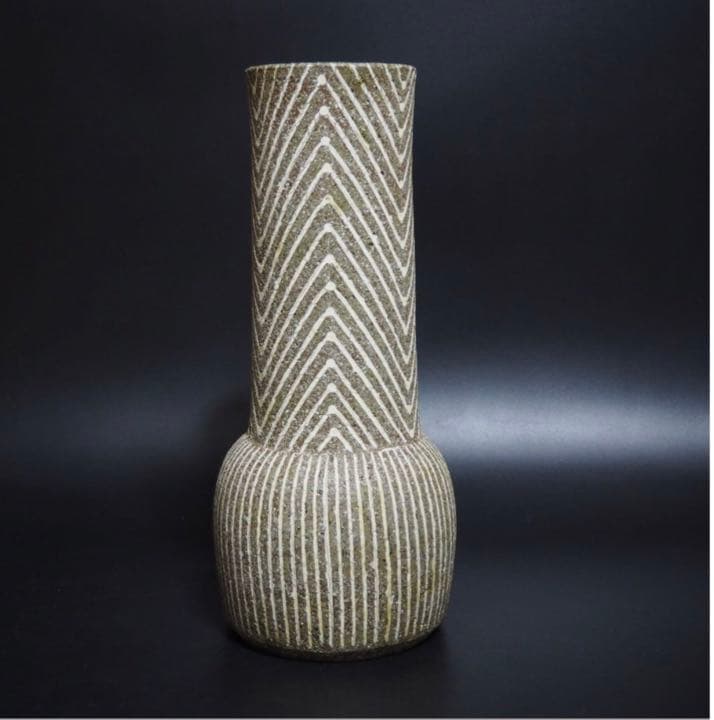 送料無料　伸也作　優雅な条紋ù灰釉花瓶　共箱　★完品無傷★