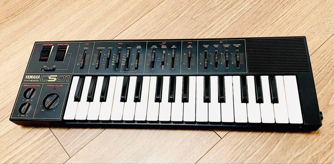 ヤマハ CS01 アナログシンセサイザー