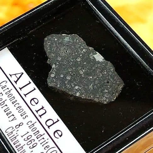 炭素質！アエンデ隕石　エンドカット　標本