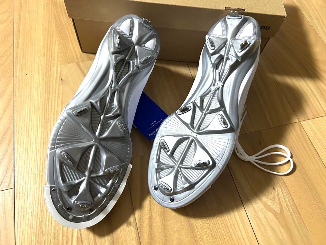 ミズノ MIZUNO 野球スパイクライトレボバディー2SW 白4Eワイド