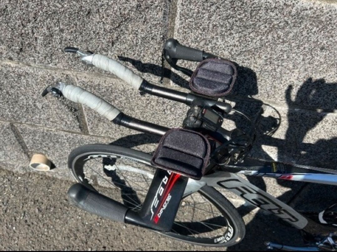 大幅お値引きしています！FELT B12 ロードバイク・トライアスロンバイク