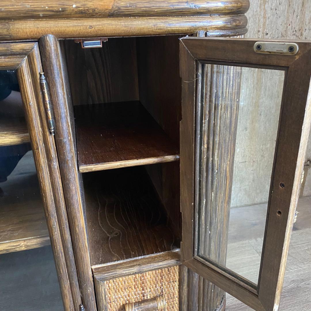 ラタン 籐　サイドボード　テレビ台　ガラス扉　古家具 昭和レトロ　ヴィンテージ