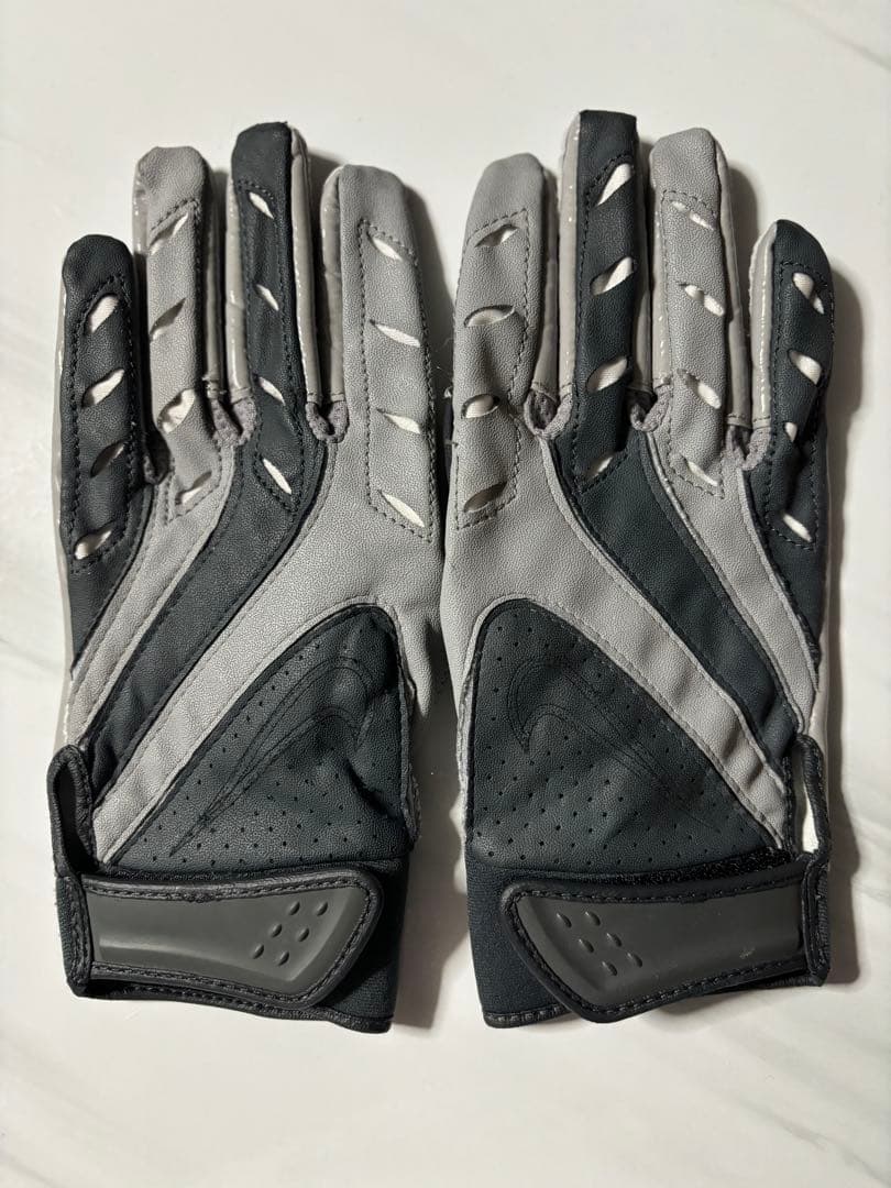 NIKE“MAGNIGRIP ELITE REMIX“グレー／ブラック Mサイズ