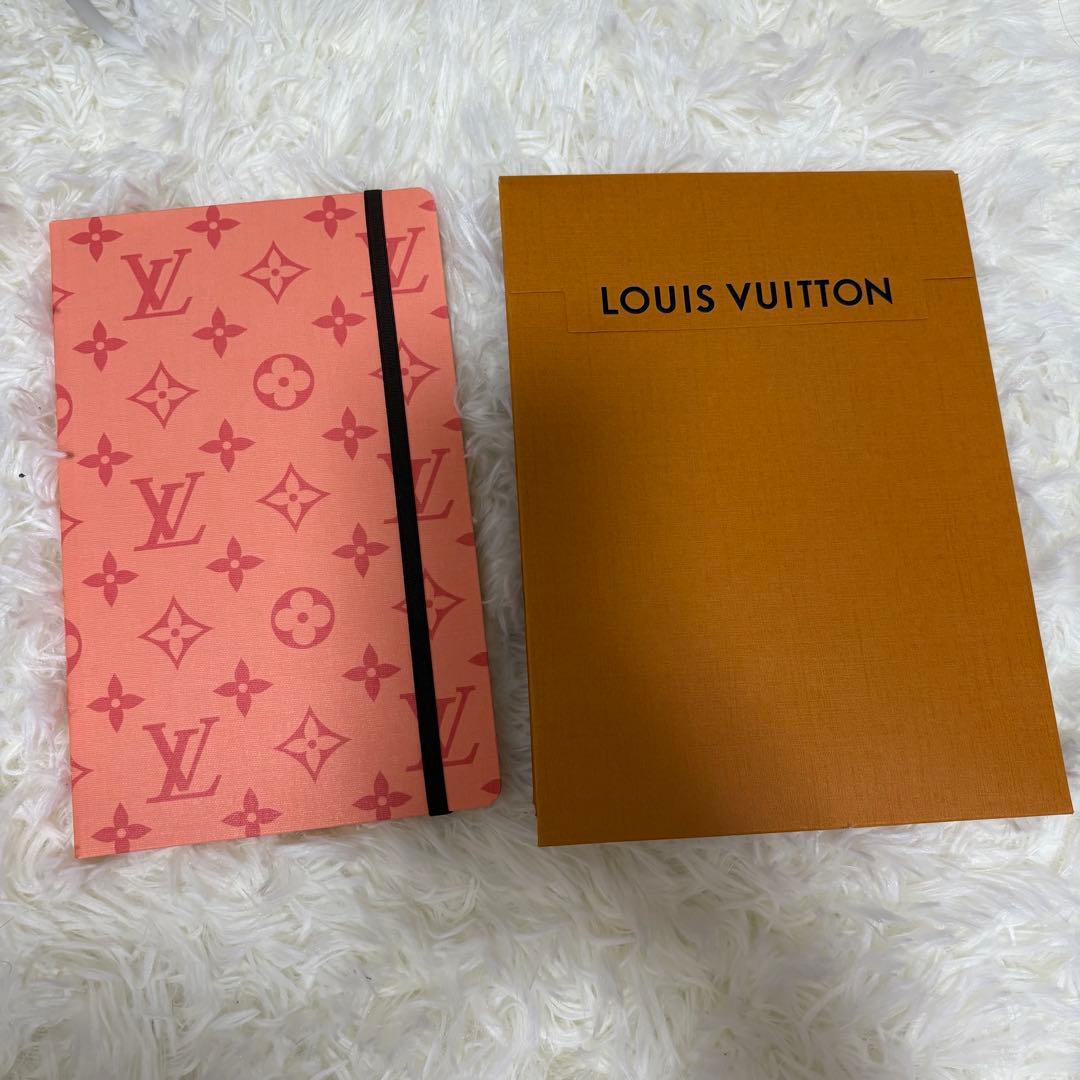 【新品】LOUIS VUITTONノートブックMM・ジェーン スウィートコーラル