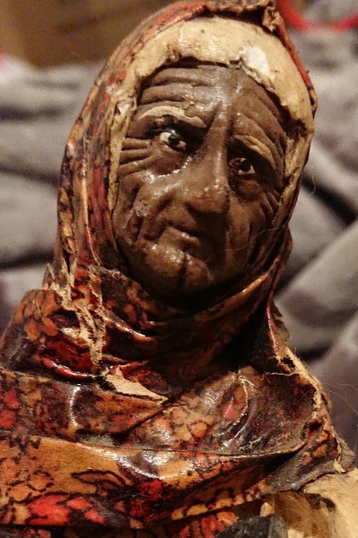 アメリカンヴィンテージ紙張り子黒豚を抱くおばあちゃんドール、人形