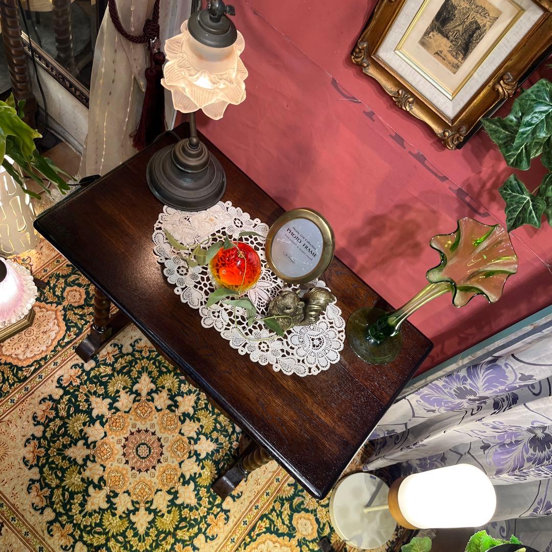 ヴィンテージ スピンドルレッグ　　サイドテーブル　コンパクトテーブル　花台