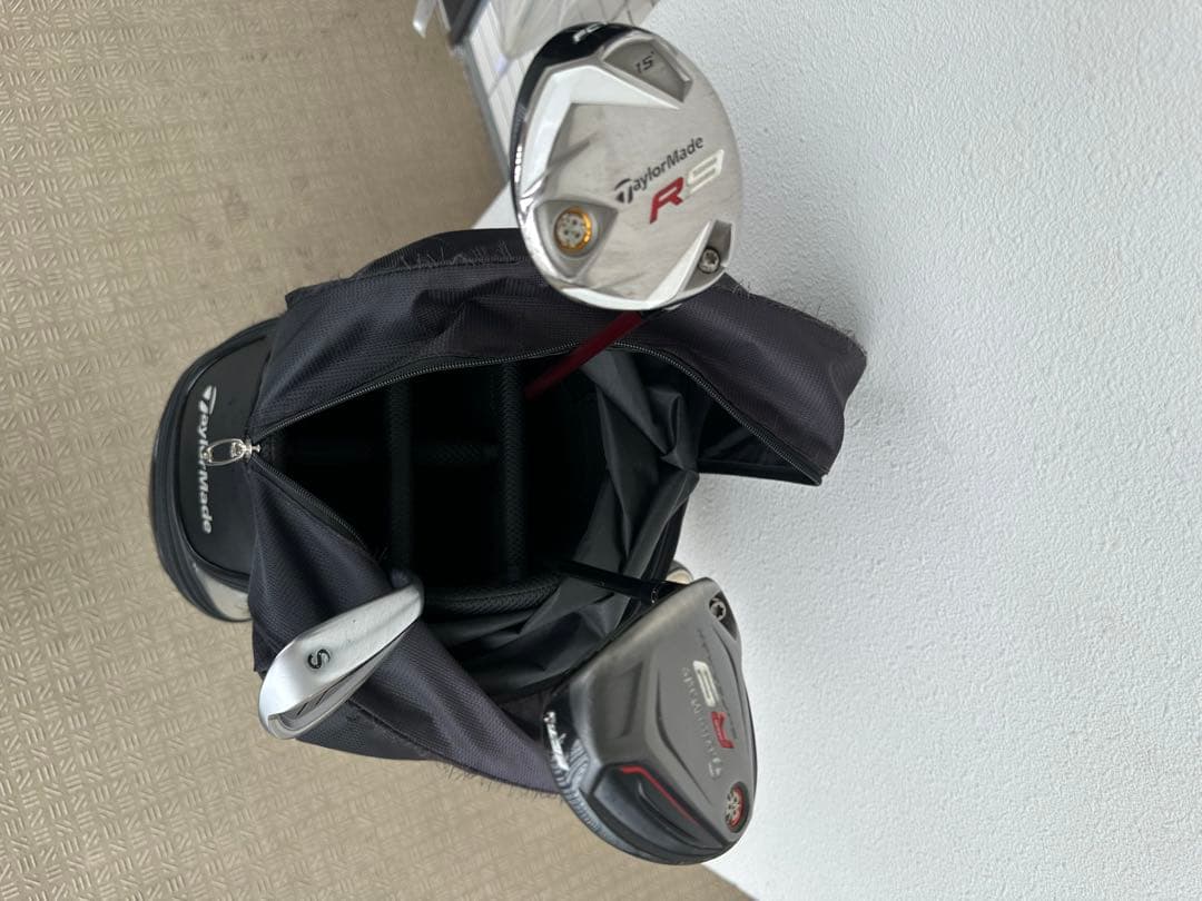 おまけクラブ付き　TaylorMade キャディバッグ 黒 自立型