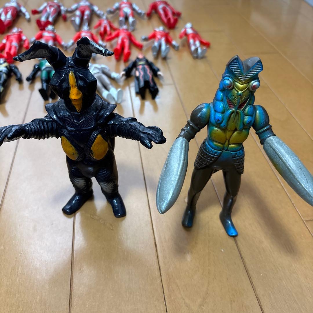 ウルトラマン　仮面ライダー　怪獣　ゴジラ　ソフビフィギュア　35体セット