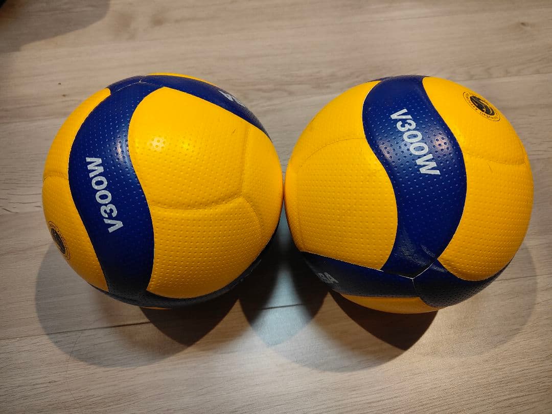 ミカサ　バレーボールV300W　２個セット【中古】