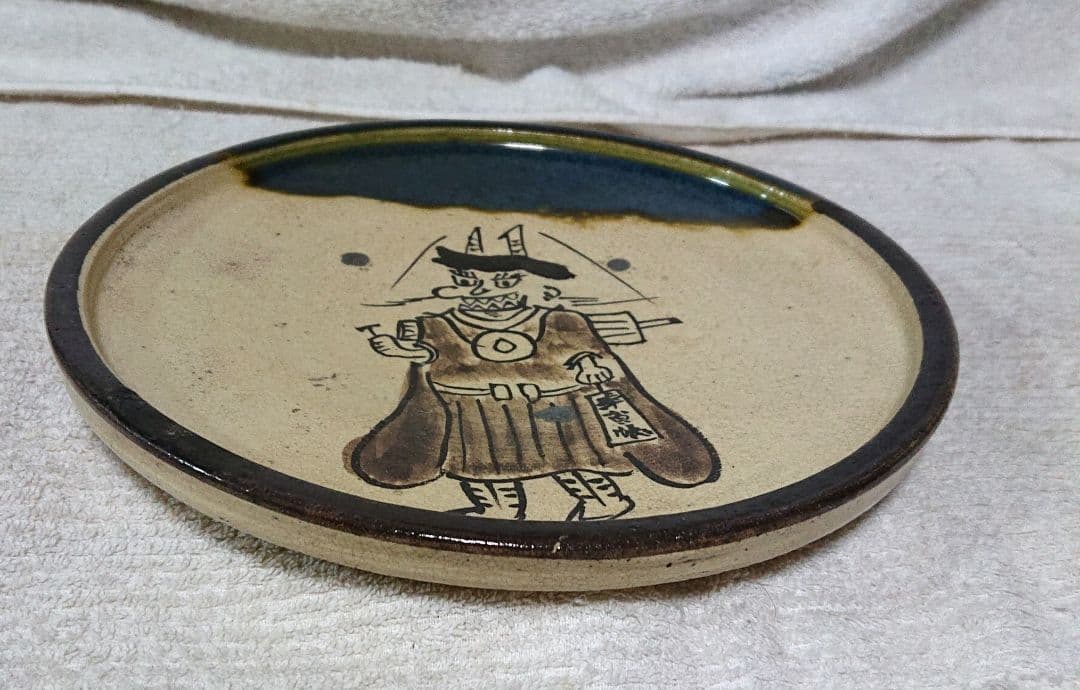 行灯皿陶器製 手描きキャラクター皿T169