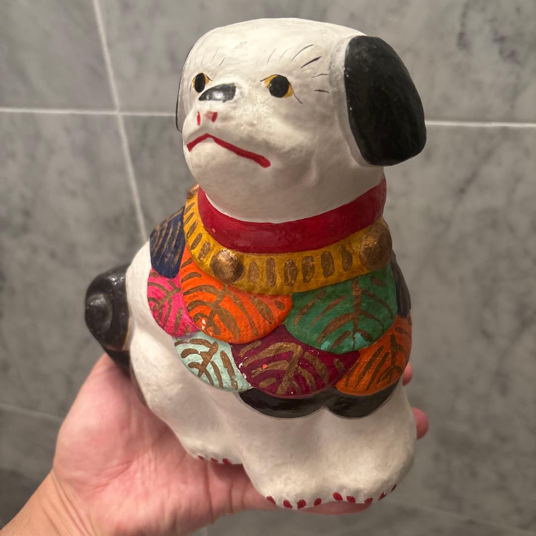 アンティーク大正から昭和　郷土玩具 手描きの瞳やまつ毛、前掛けが美しく芸術的な犬