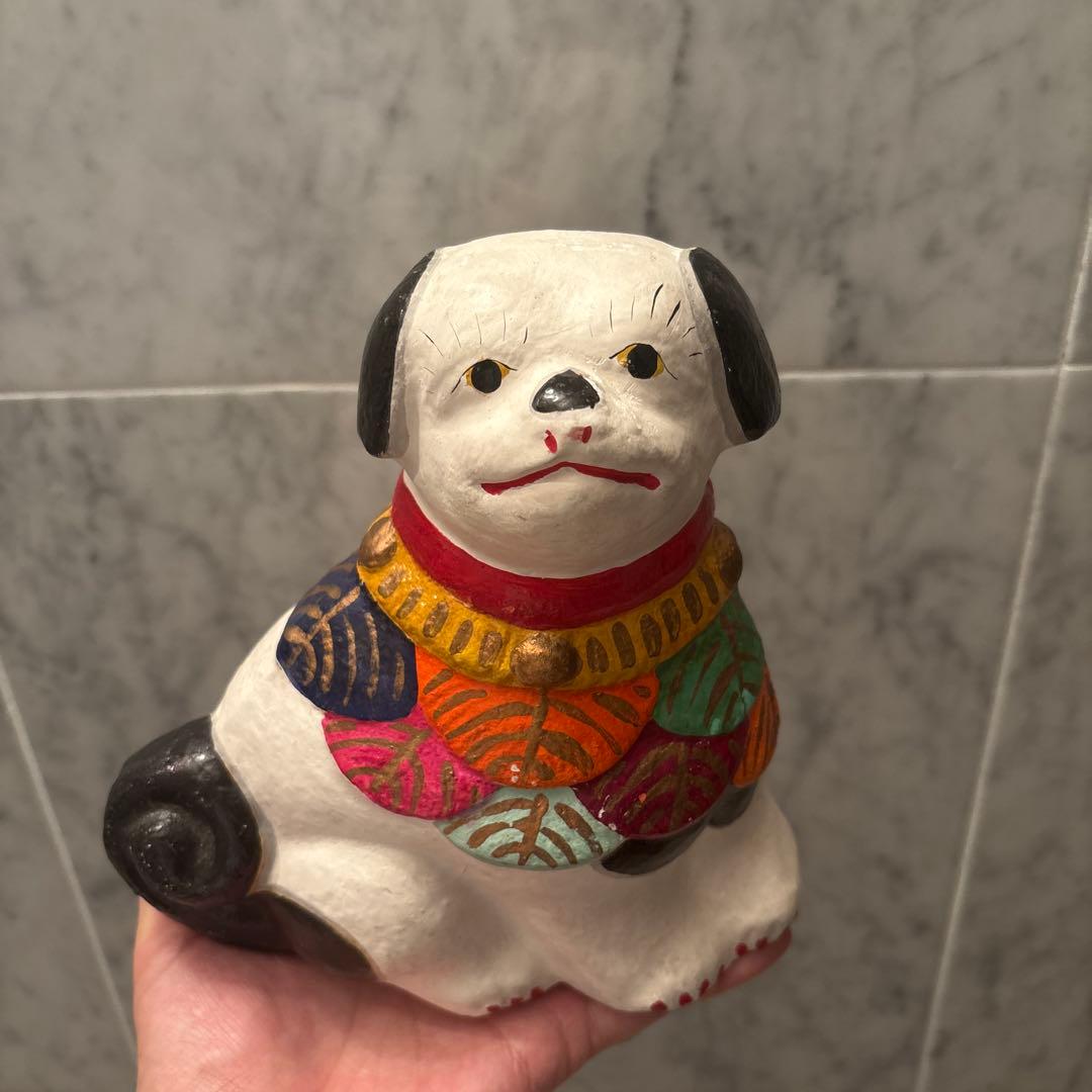 アンティーク大正から昭和　郷土玩具 手描きの瞳やまつ毛、前掛けが美しく芸術的な犬