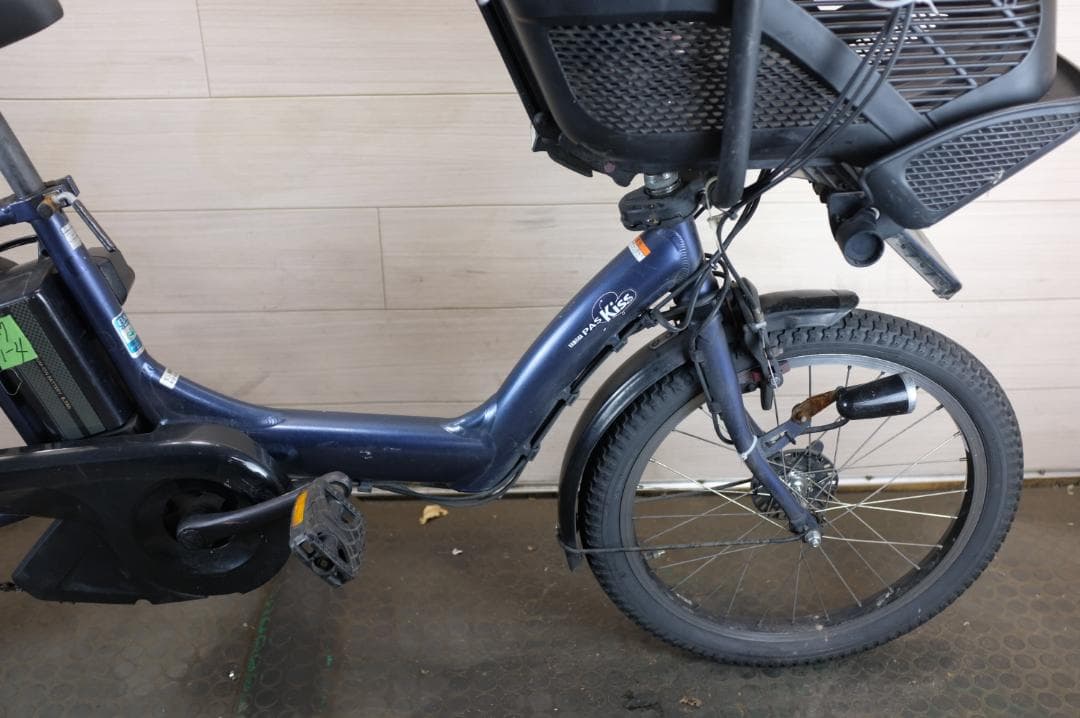 電動自転車 ヤマハPAS　KISS　20インチ　3段　8.7Ah充電器あり