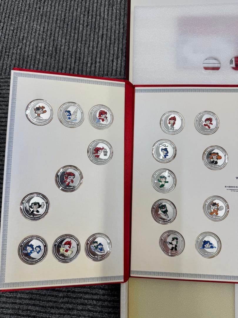 【希少品】純銀　北京オリンピック　マスコットメダル　38枚セット