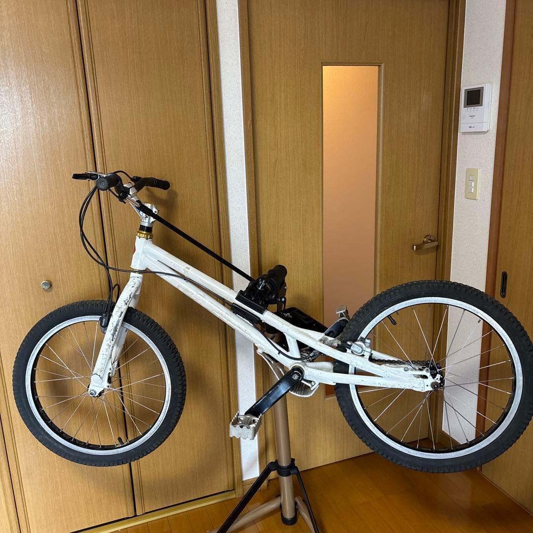 トライアル自転車　キッズ　20インチ　920mm