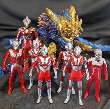 Ｕキラーザウルス＆メビウス＋ウルトラ６兄弟（バンダイ）ソフビ２体＋６体セット