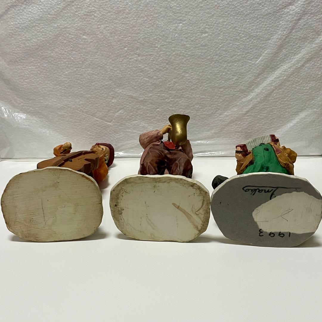 【雑貨】ピエロ 音楽隊 置き物 像 3体セット〈インテリア 置物 オブジェ〉