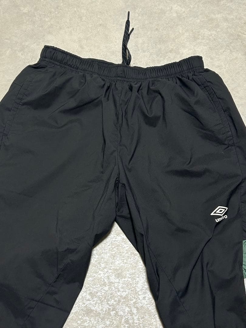 UMBRO ピステ・ウィンドブレーカー グリーン/ブラック　セットアップ XL