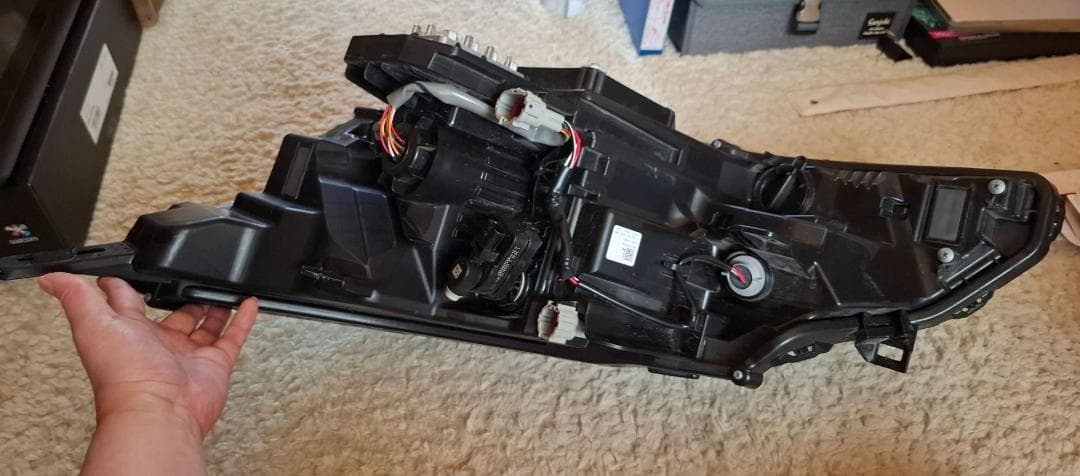 日産　ノート　ヘッドライト　純正・右