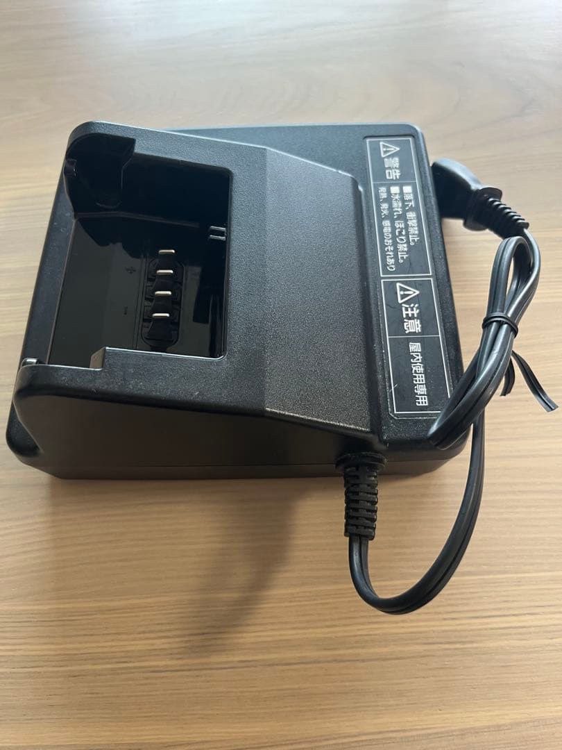 パナソニック 電動自転車バッテリー充電器　NKJ074Z2