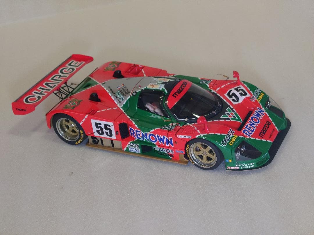 値下げオートアート1/18 マツダ 787B (限定・優勝トロフィー付) 欠品無