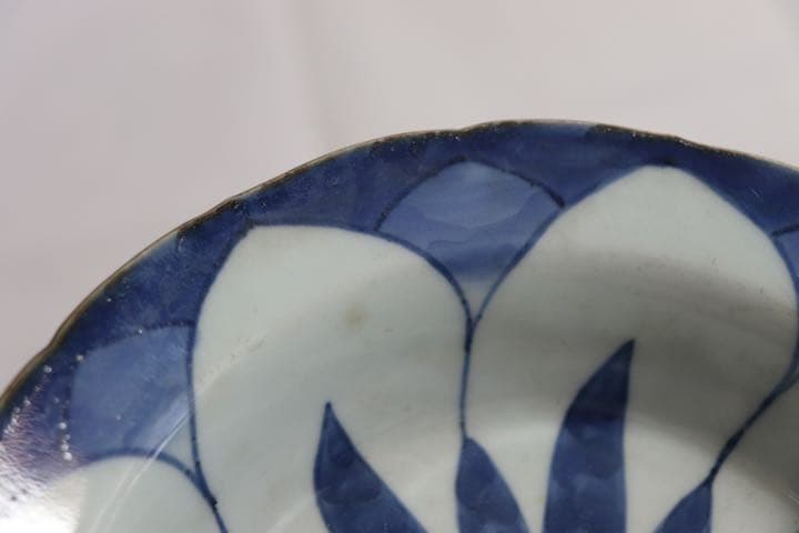 中国　明時代　染付花口鉢　大明年製銘1204