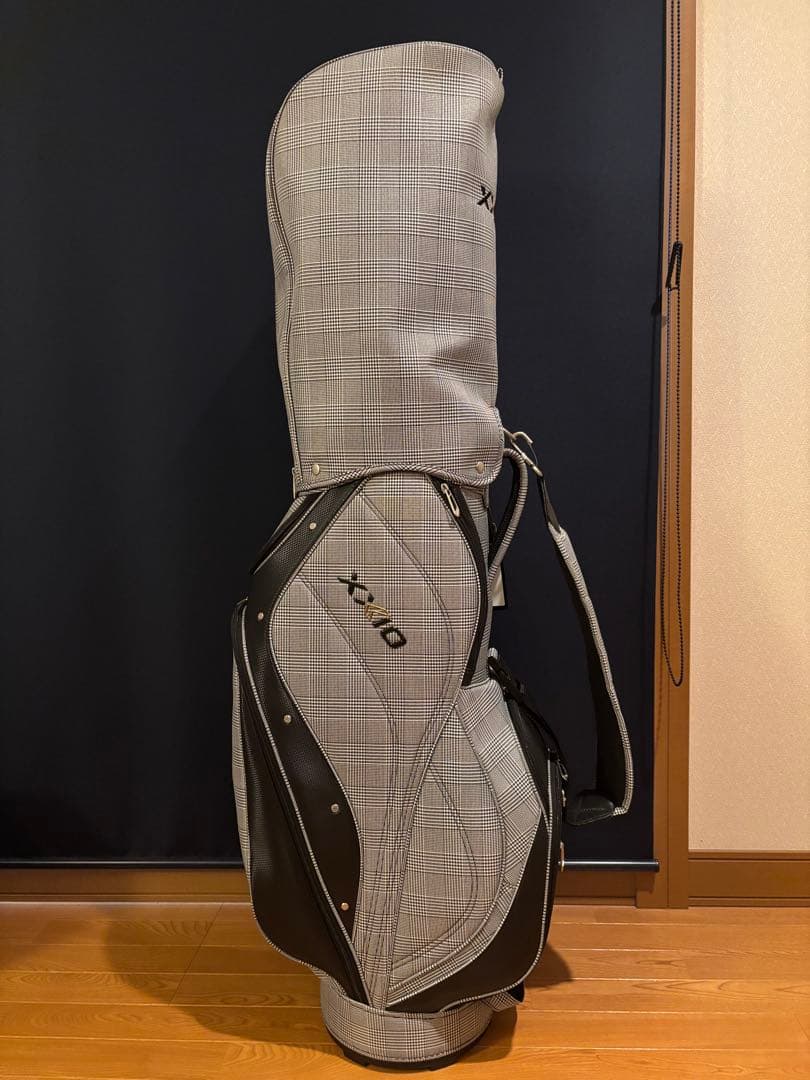ゼクシオ XXIO キャディバッグ 軽量　GGC-X111 ネームタグ未使用