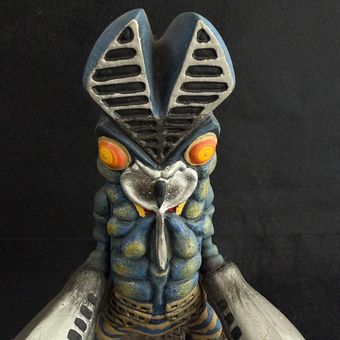 バルタン星人 おとなりのかいじゅう17.5cm フィギュア 台座付 ウルトラマン