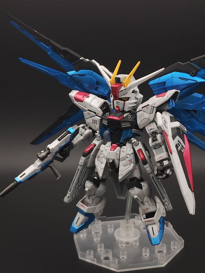 キャンディー・パール塗装 MGSDフリーダムガンダム ガンプラ 完成品